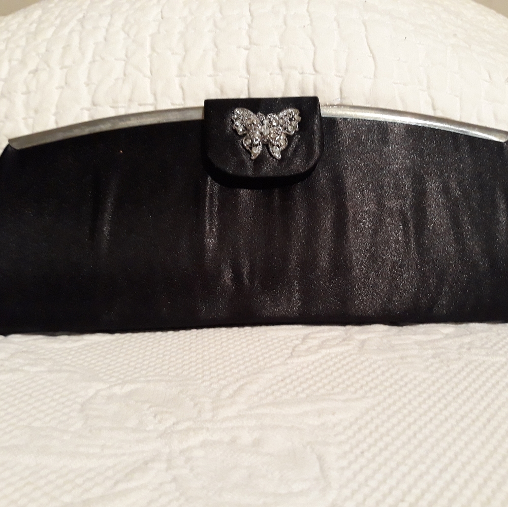 Evening wristlet